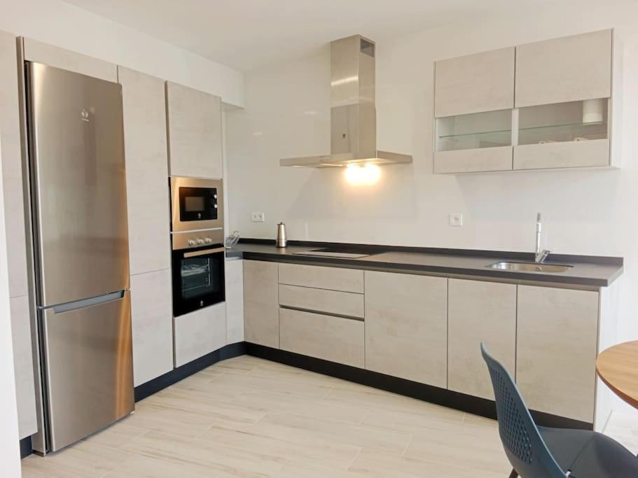 A Ledicia De Ana Apartment Вивейро Екстериор снимка