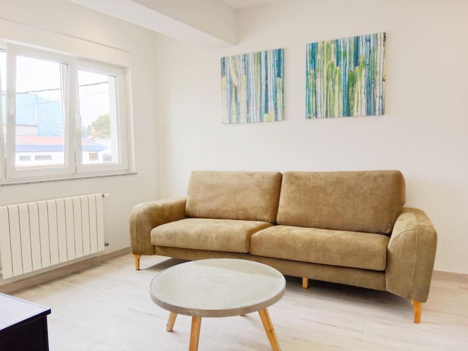 A Ledicia De Ana Apartment Вивейро Екстериор снимка