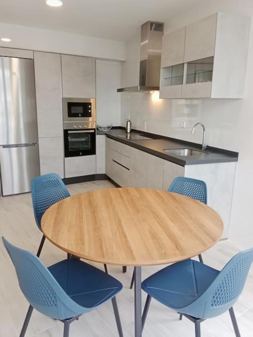 A Ledicia De Ana Apartment Вивейро Екстериор снимка